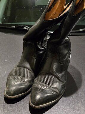 Black Cowboy Boots Size 10.5 – Classic Western Style